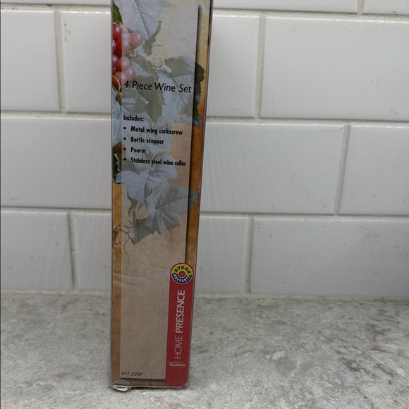 Silver Wine Accessory Set - Picture 3 of 7